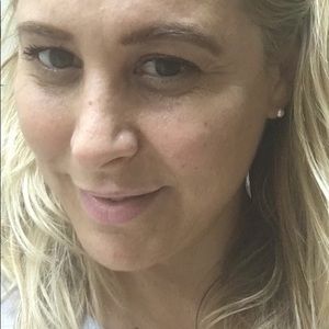 Meet your Posher, Claudia